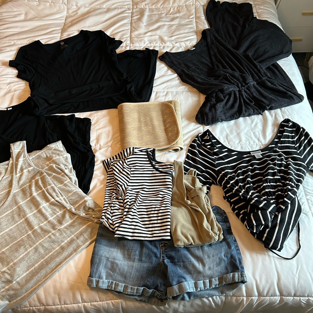 Summer maternity & nursing capsule wardrobe- kindred bravely, gap & old navy